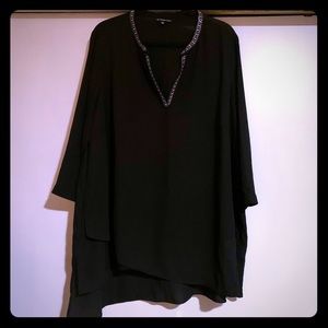 Zac & Rachel Woman Black Tunic Diamond V-Neck